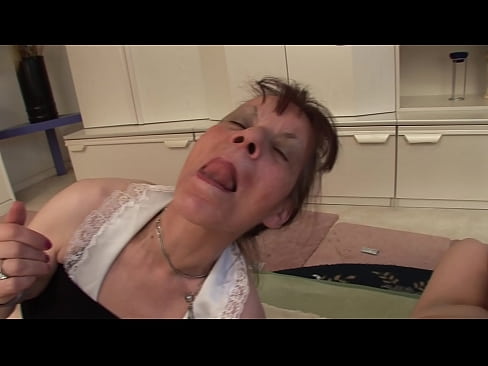❤️ Dues àvies i un avi fan un trio ☑ Vídeo porno al ca.taxiporec.top ❤