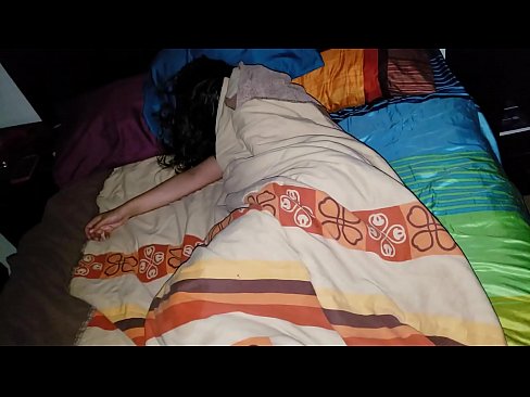 ❤️ El fillastre renya la seva jove madrastra mentre dorm. ☑ Vídeo porno al ca.taxiporec.top ❤